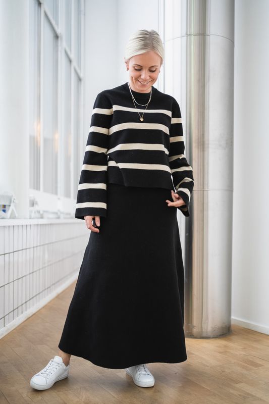 Ginnette East HW Skirt Black 