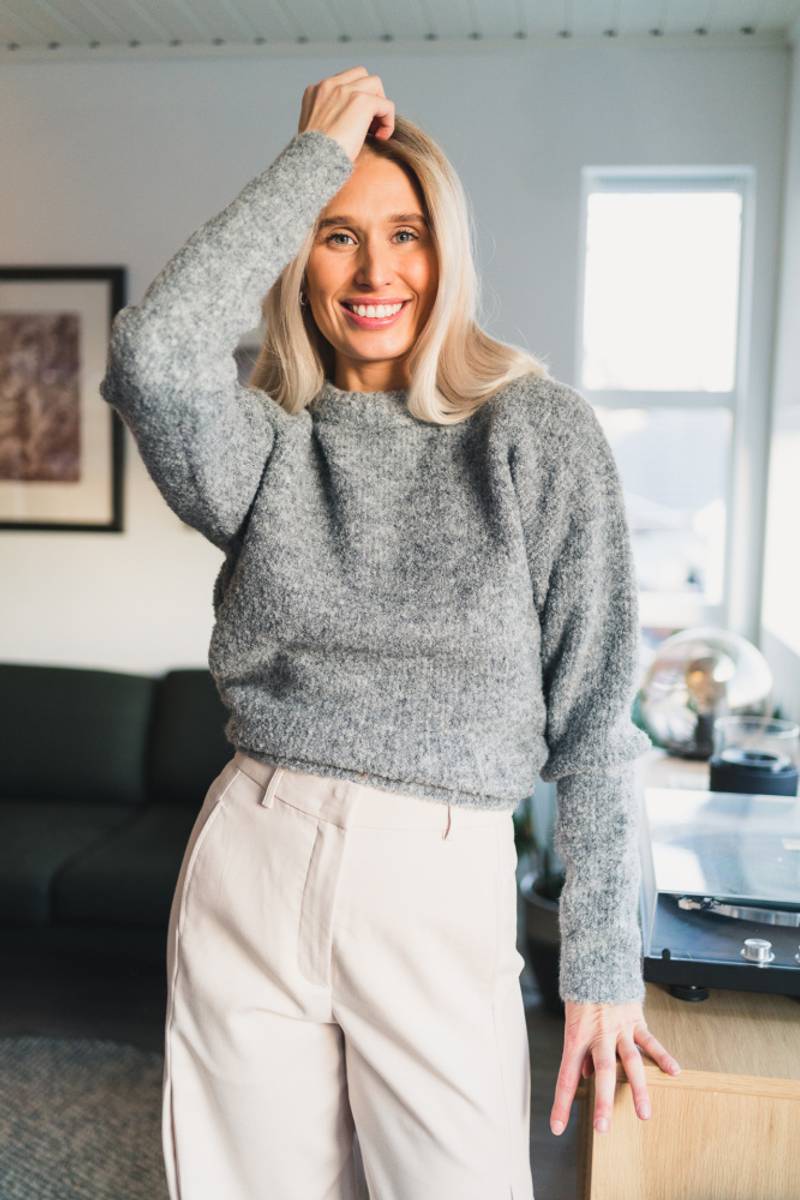 Mood Boucle Knit Sweater Grey - Vakre Vene