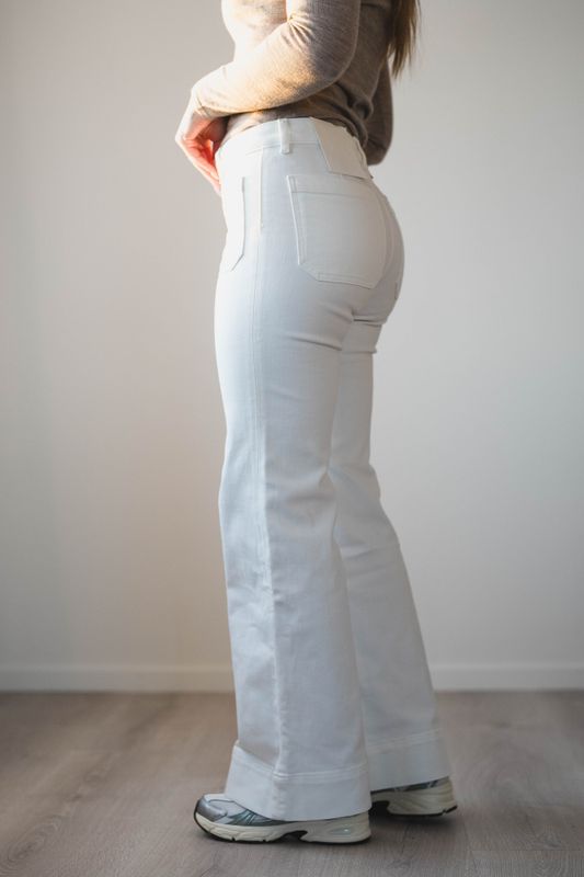 St Monica Low Natural White 