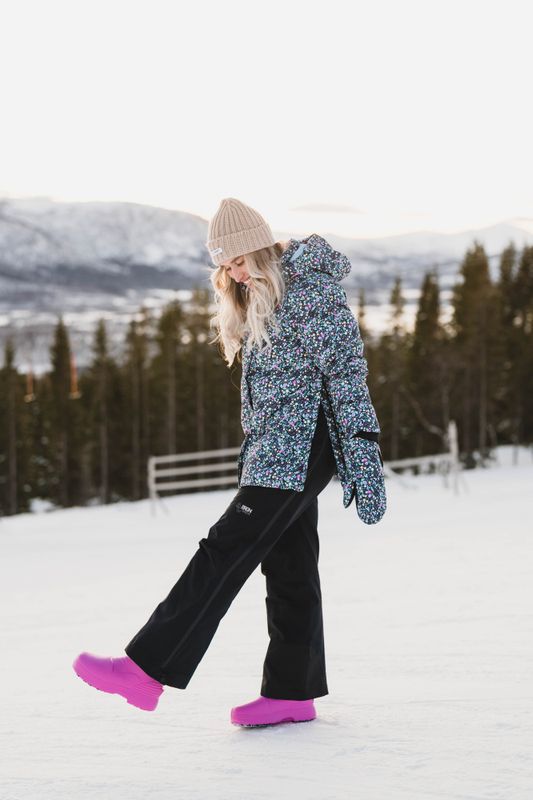 Snow Puffer Flower Black 