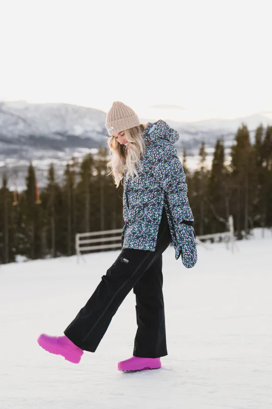 Snow Puffer Flower Black 