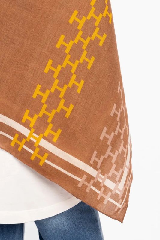Dora Scarf Mocha Mousse 