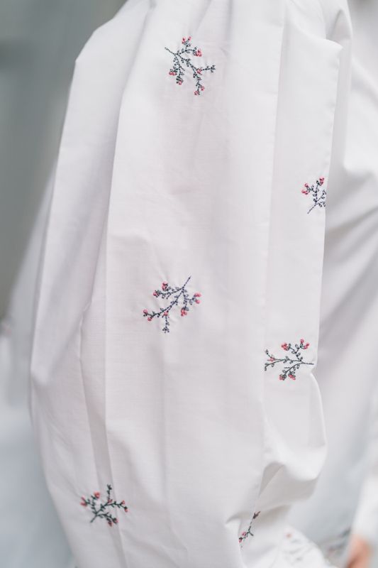 Sofia Magnolia Shirt Embroidered Flower