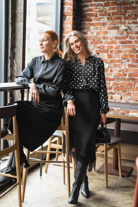 Trine Shirt Black Dot 