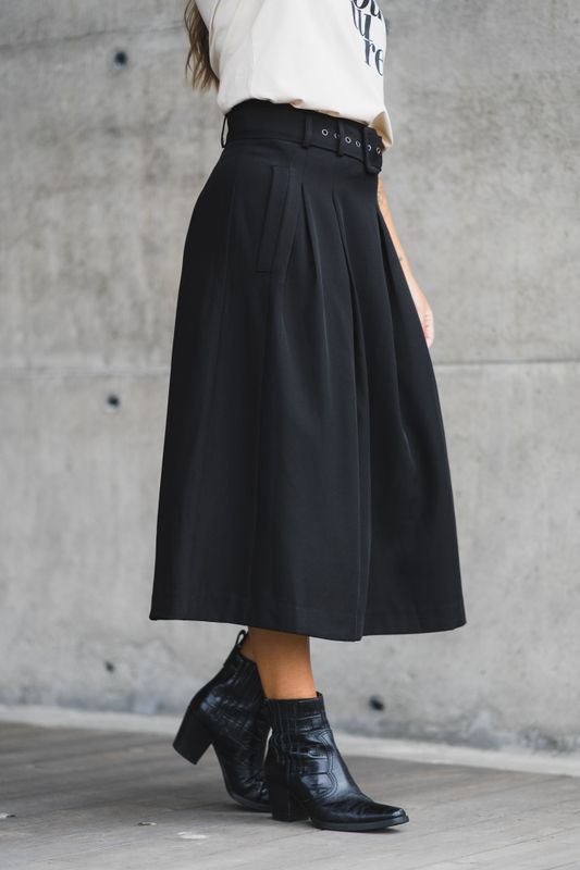 Luna Belt Midi Pleat Skirt Black 