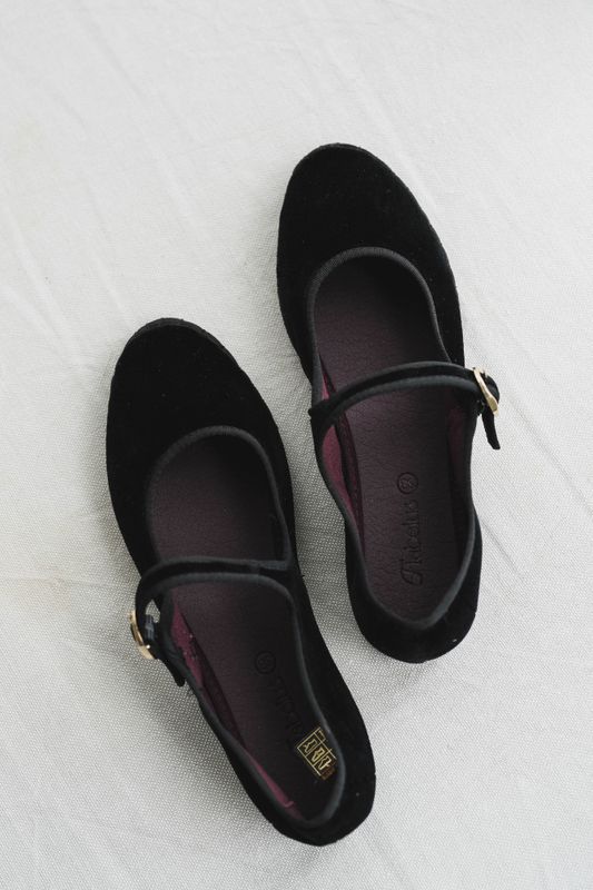 Antonia Mary Jane Velvet Negro 