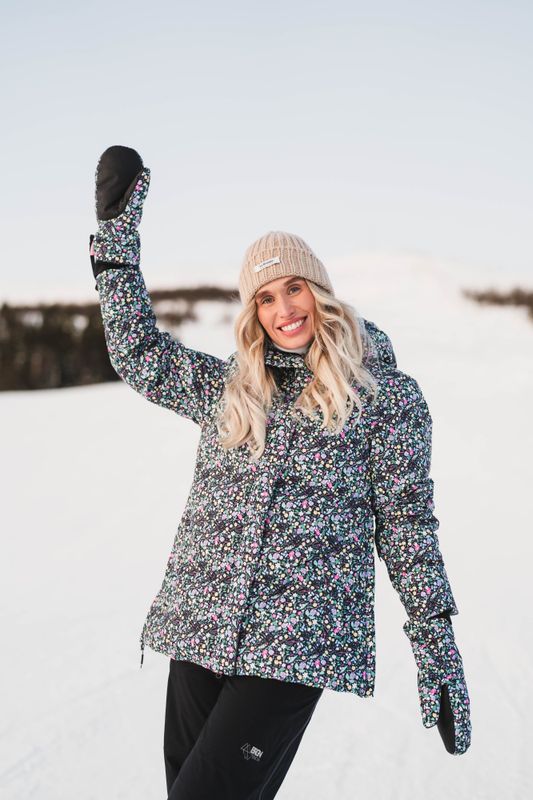 Snow Puffer Flower Black 