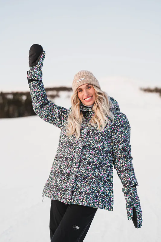 Snow Puffer Flower Black 