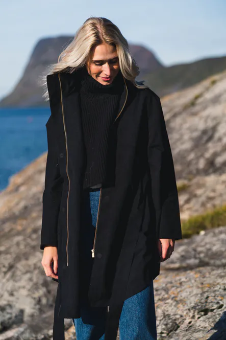Hovedbilde Bris Poncho New Black