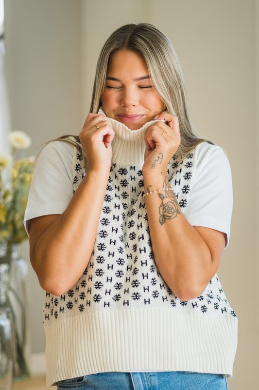 Logo Vest White Alyssum 
