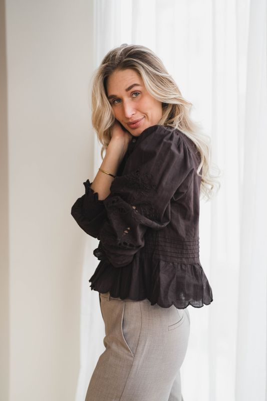 Petrine Embroidery Blouse Dark Brown 