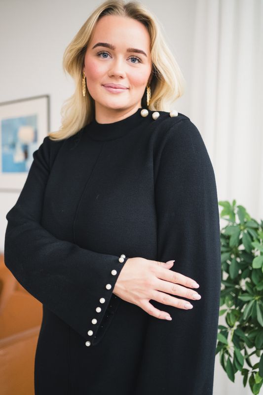 Hama LS Pearl Knit Dress Black 