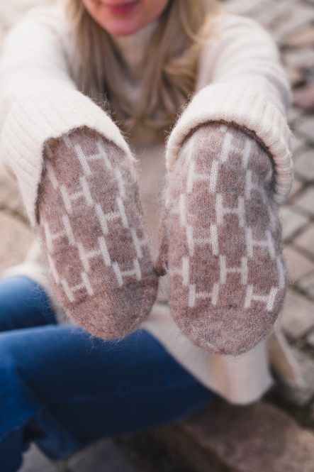 Hovedbilde Gera Mittens Light Brown Melange 