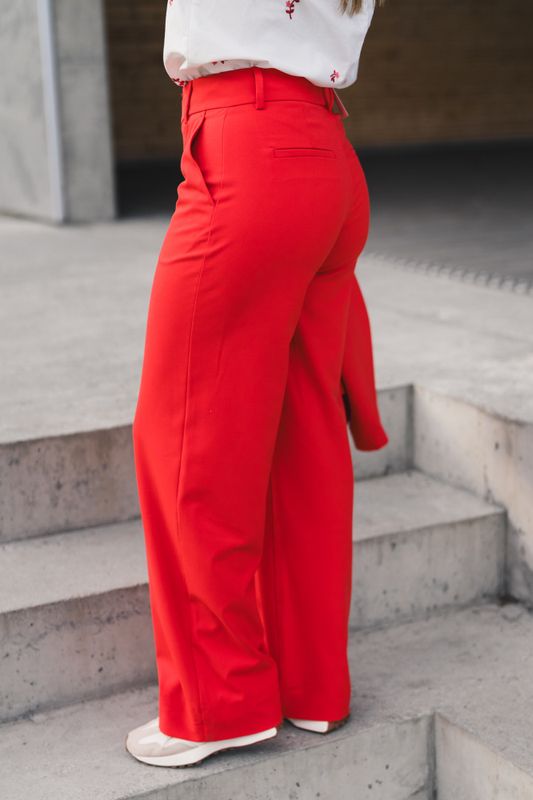 Dena 285 Poppy Red Regular 