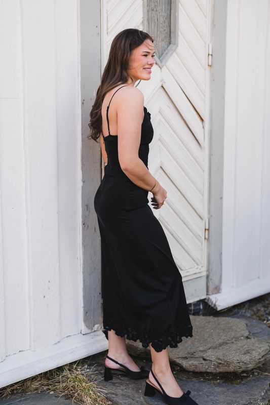 Scarlett Black 