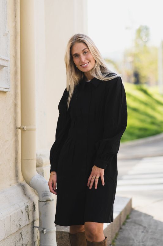 Elsa Asana Dress Black 