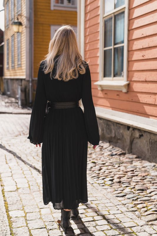 Mila Dress Jet Black 