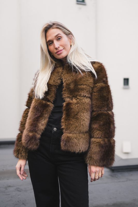 Posh Short Coat Dark Brown 