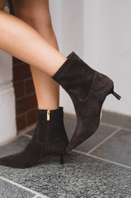 Hovedbilde Rebella Suede Dark Brown 