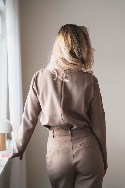 Beverly Top Taupe Grey 
