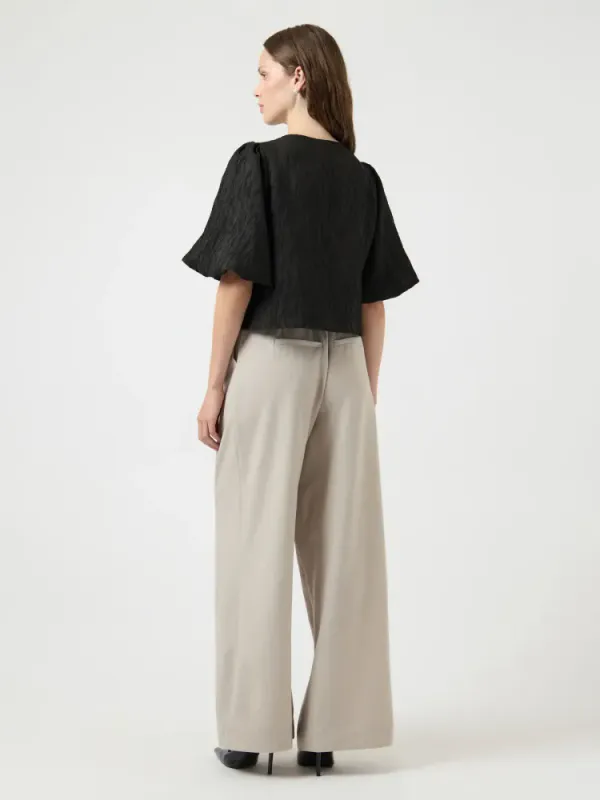 Minu 2/4 Short Top Black 