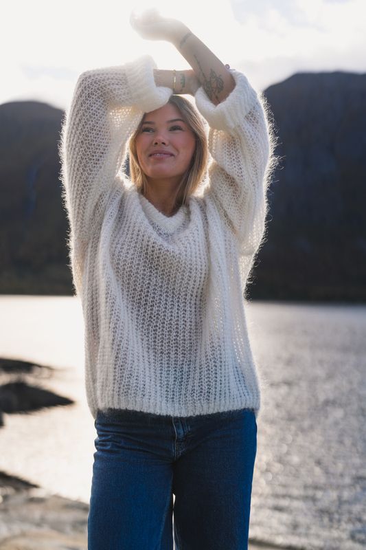 Boxy Mohair V-Neck Ecru 