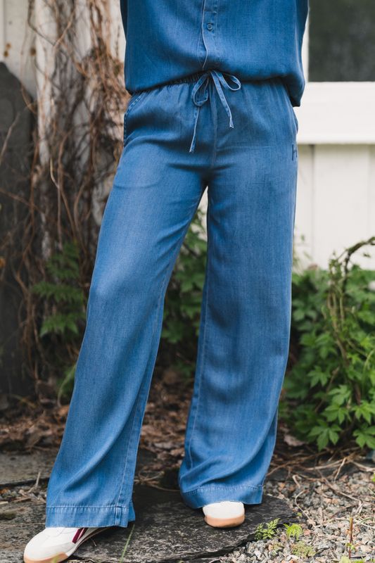 Scarlett Pant Medium Wash Blue Denim 