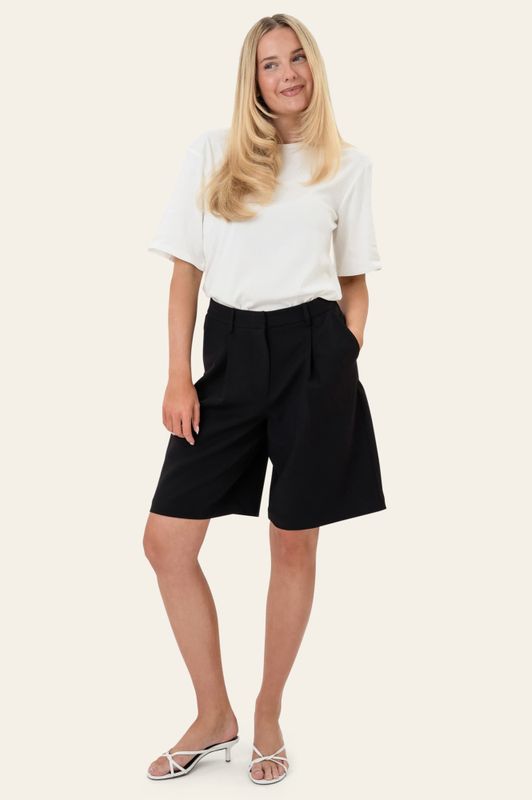 Celinaic Shorts Black