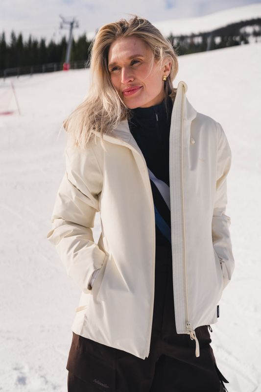 W Tryvann Light Down Jacket Ecru 