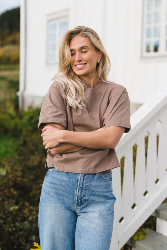 Leana Tee Mountain Trail 