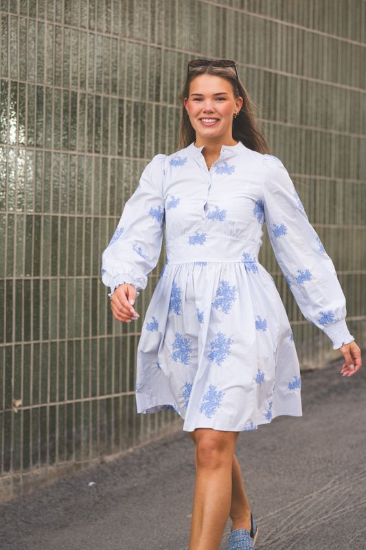 Miluna New Embroidery LS Dress Light Blue Flower W. Embroidery