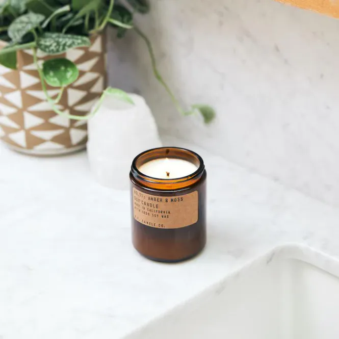Hovedbilde NO. 11 Amber and Moss Soy Candle Standard