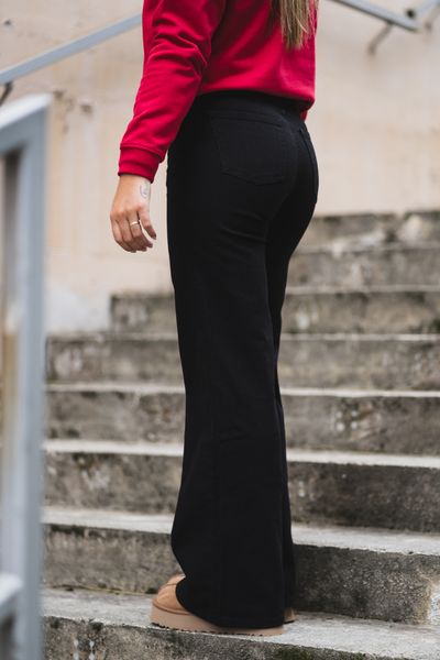 Hovedbilde Taylor Black