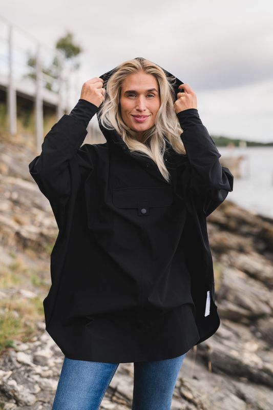Bergen Poncho Black 