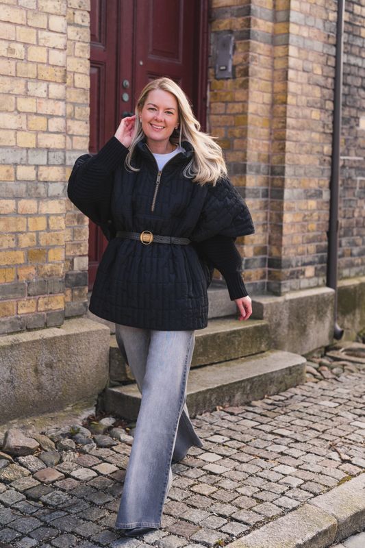 Ashley Cape Jet Black 