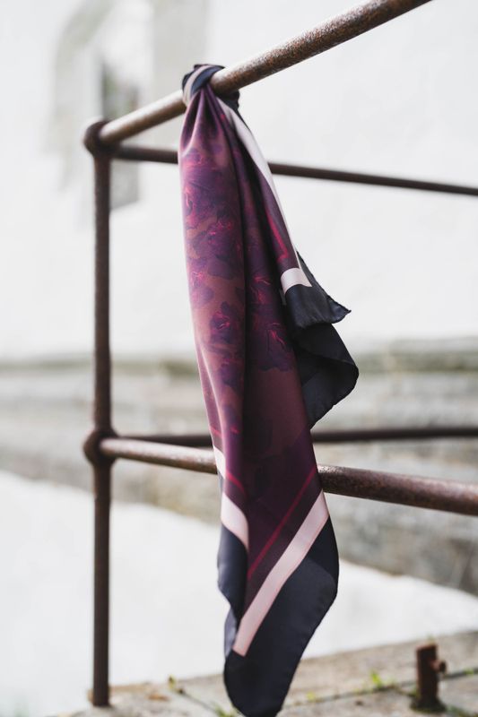 Betty Agnes Black/Burgundy 