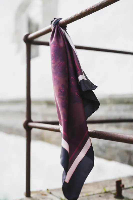Betty Agnes Black/Burgundy 