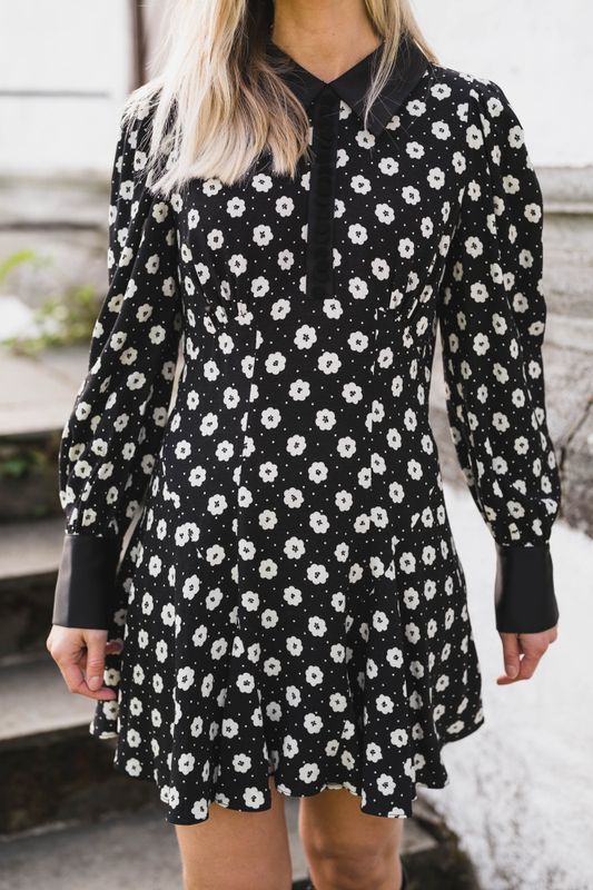 Viola Floral Creme Fleur Black 
