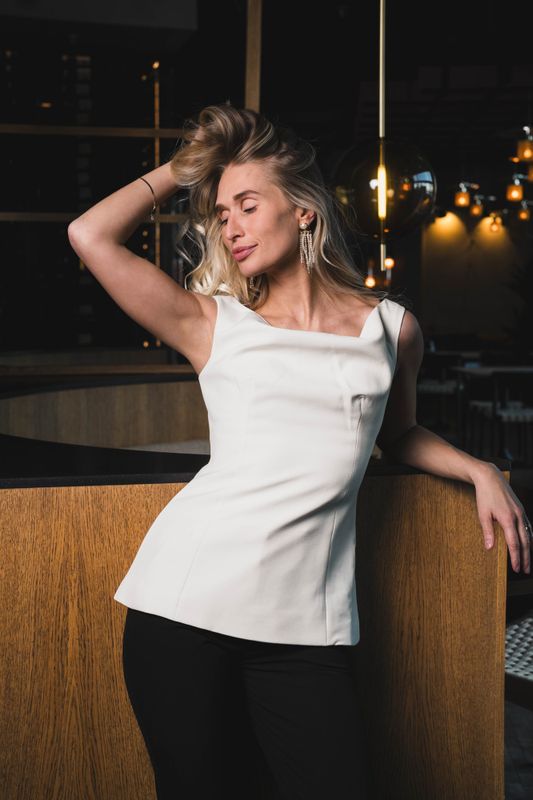 Diora Half Off Shoulder Top Vanilla 