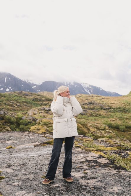 Hovedbilde Besseggen Down Jacket Ecru 