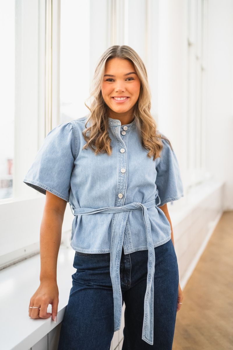 Ingrid Lis 2/4 Denim Belt Shirt Light Blue Wash