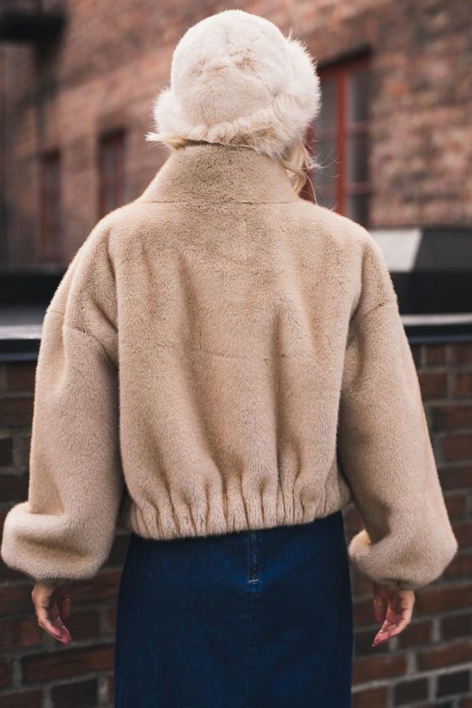 Fera Faux Fur Jacket Creme 