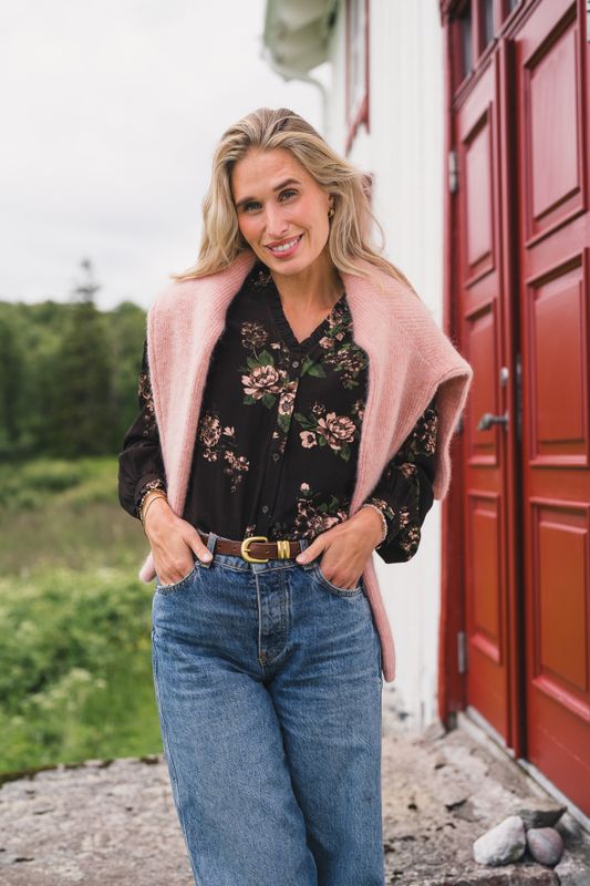 Irene V Shirt Misty Rose Flower 