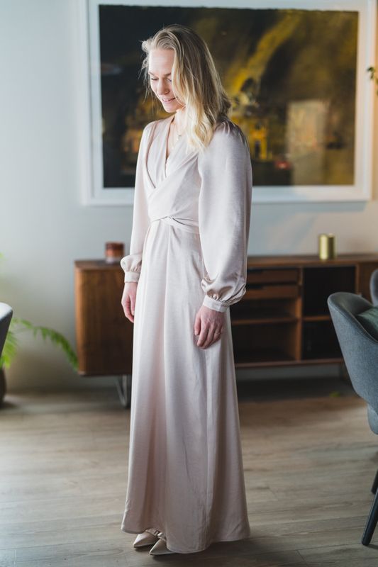 Bretti Heavy Sateen Dress Champagne 