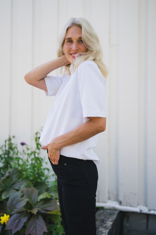 Elo Shoulder Pad Tee White 