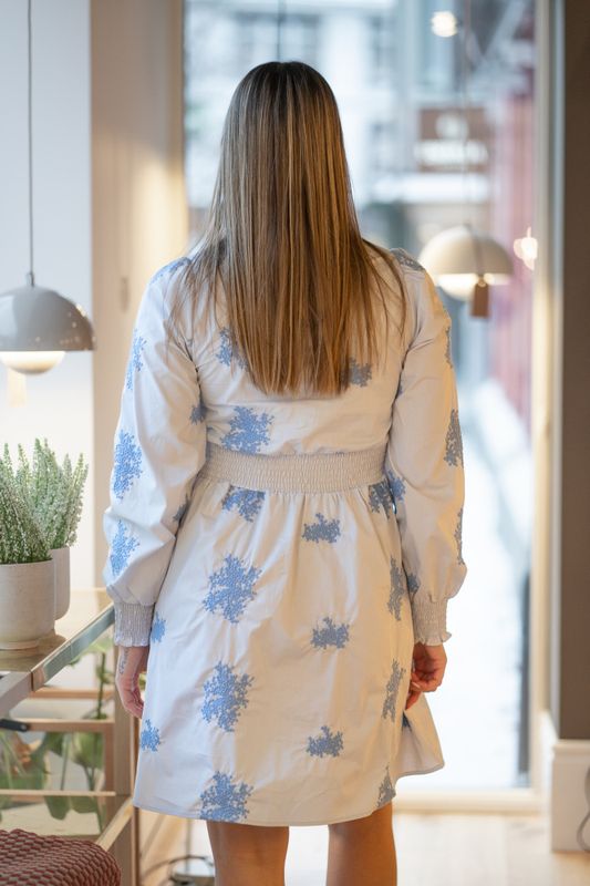 Miluna New Embroidery LS Dress Light Blue Flower W. Embroidery