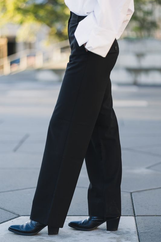 Sophia Regular 285 Black 