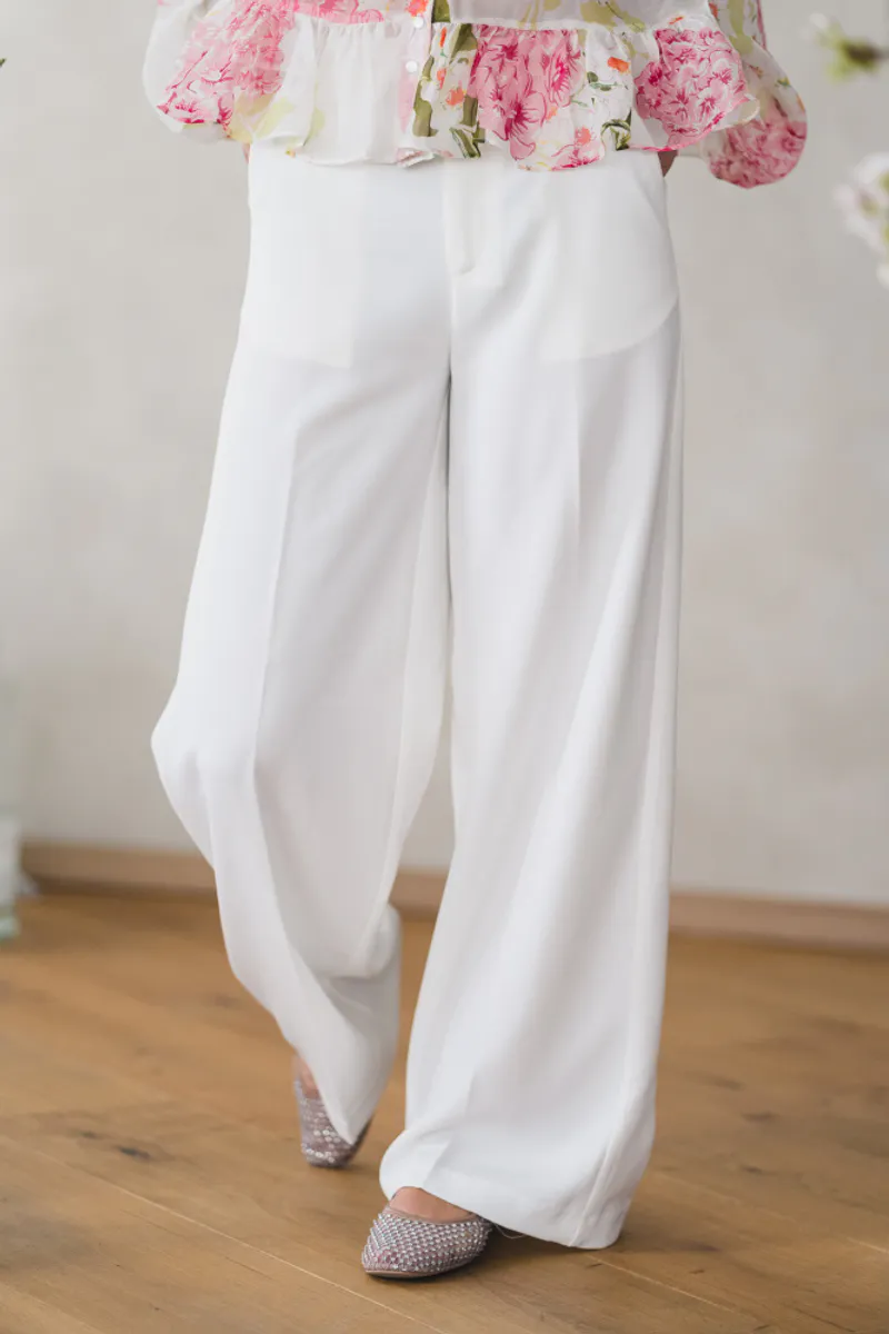 Reign Tailored Extra Wide White 