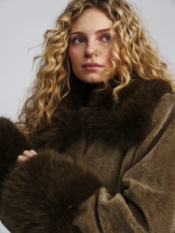 Miu Fake Fur Cuffs Brown 