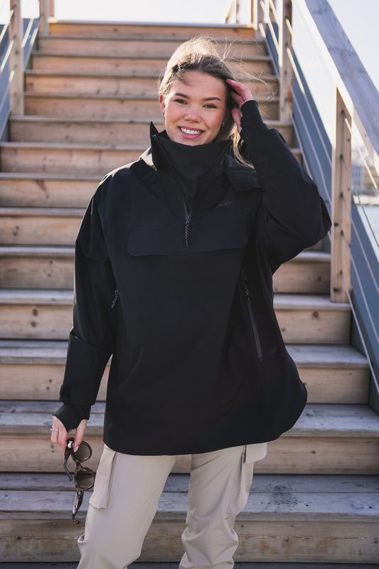 Voss Poncho Black 